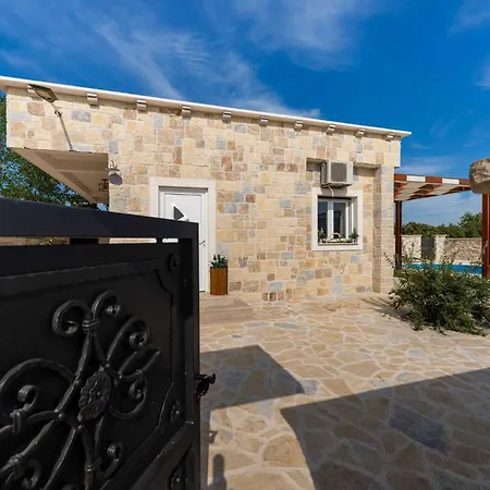 Vikendica My Dalmatia - Katalea With Private Swimming Pool